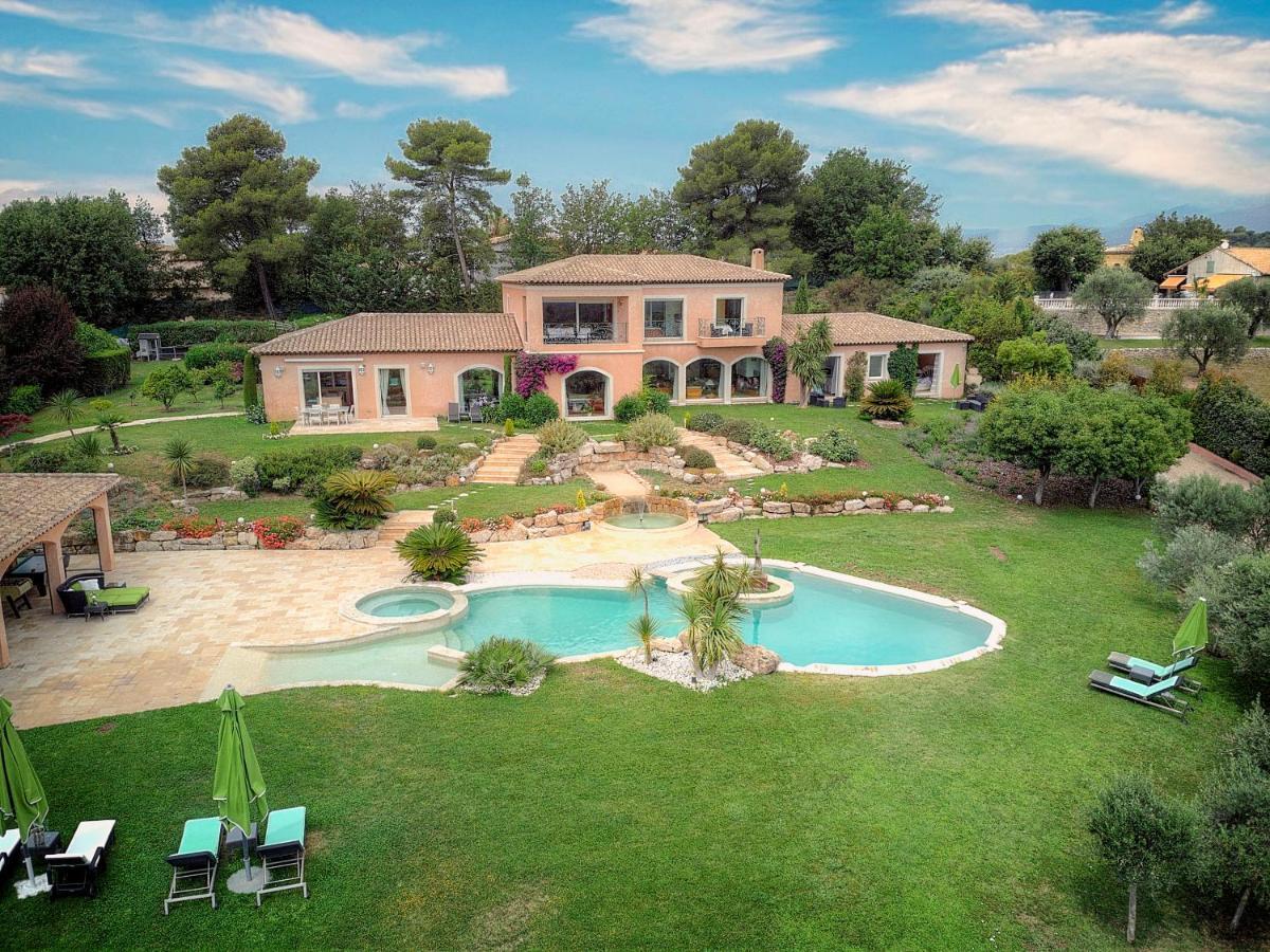 Suites de Prestige JACUZZI SAUNA HAMMAM PISCINE Mougins Cannes Grasse Extérieur photo
