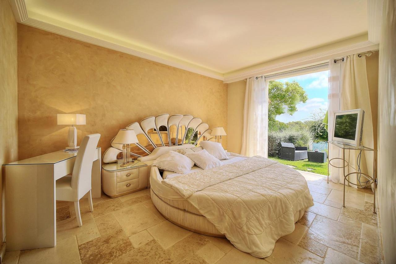 Suites de Prestige JACUZZI SAUNA HAMMAM PISCINE Mougins Cannes Grasse Extérieur photo