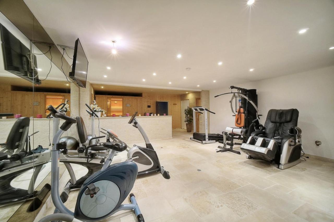 Suites de Prestige JACUZZI SAUNA HAMMAM PISCINE Mougins Cannes Grasse Extérieur photo