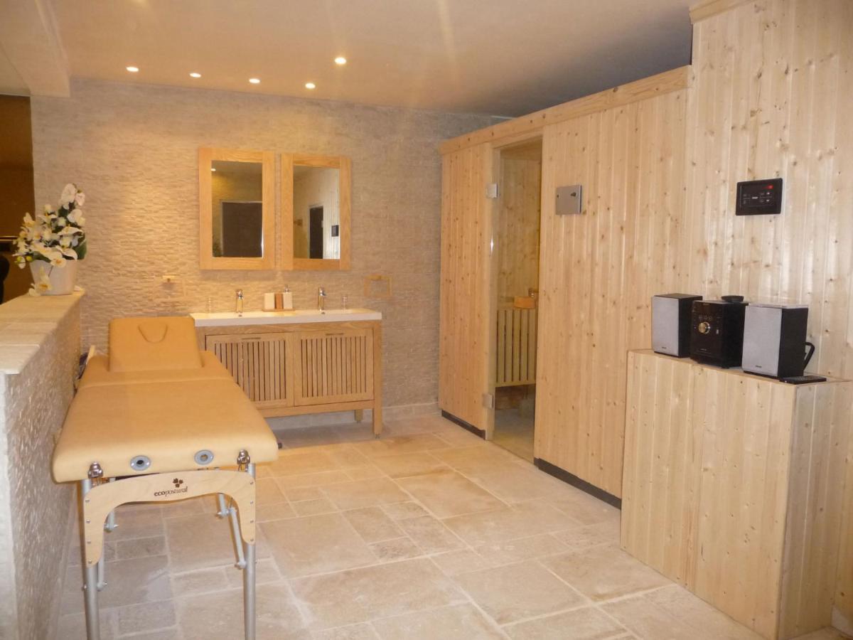 Suites de Prestige JACUZZI SAUNA HAMMAM PISCINE Mougins Cannes Grasse Extérieur photo