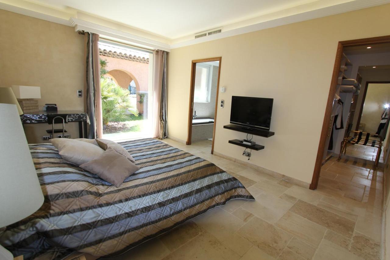 Suites de Prestige JACUZZI SAUNA HAMMAM PISCINE Mougins Cannes Grasse Extérieur photo