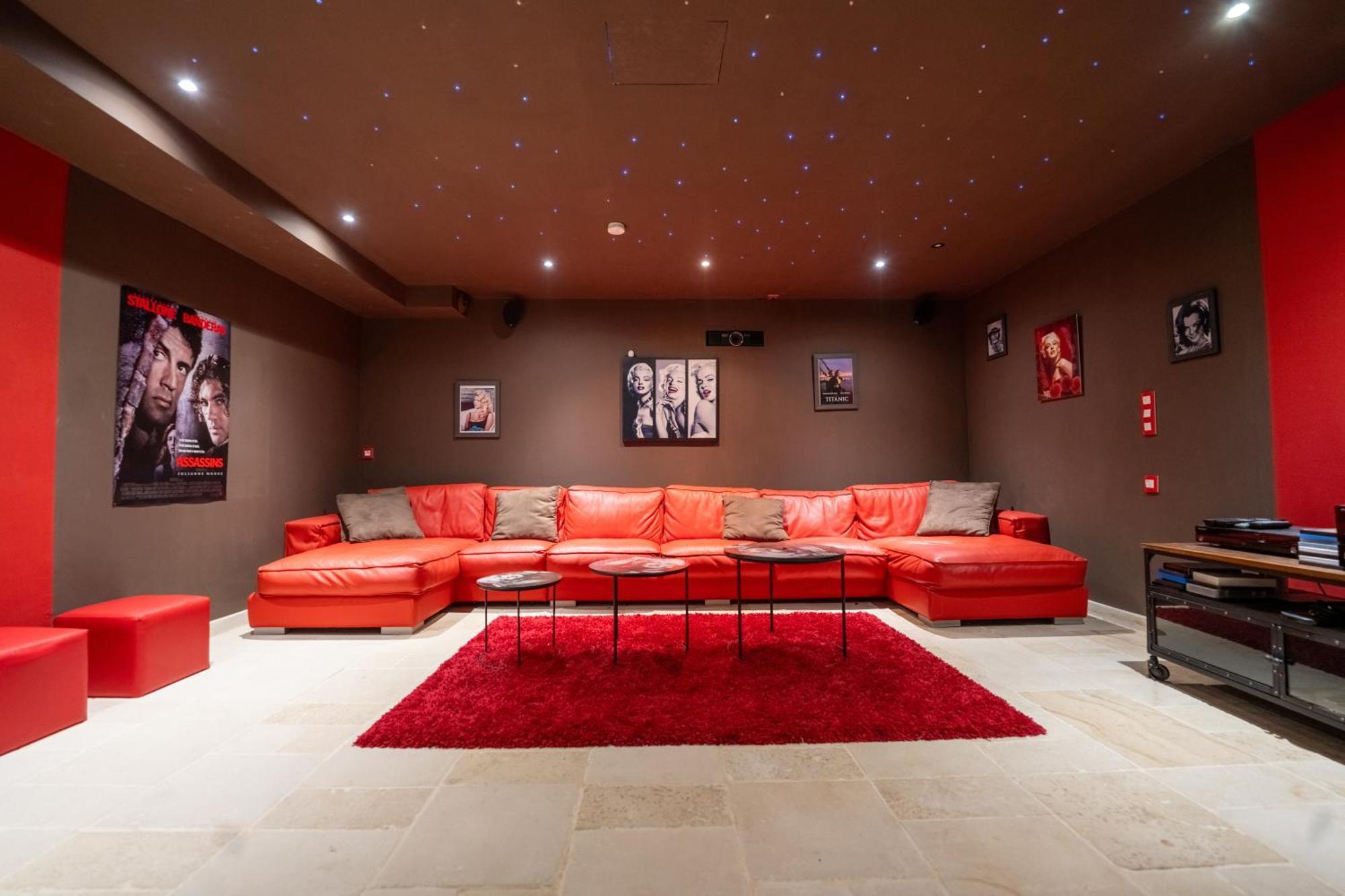 Suites de Prestige JACUZZI SAUNA HAMMAM PISCINE Mougins Cannes Grasse Extérieur photo