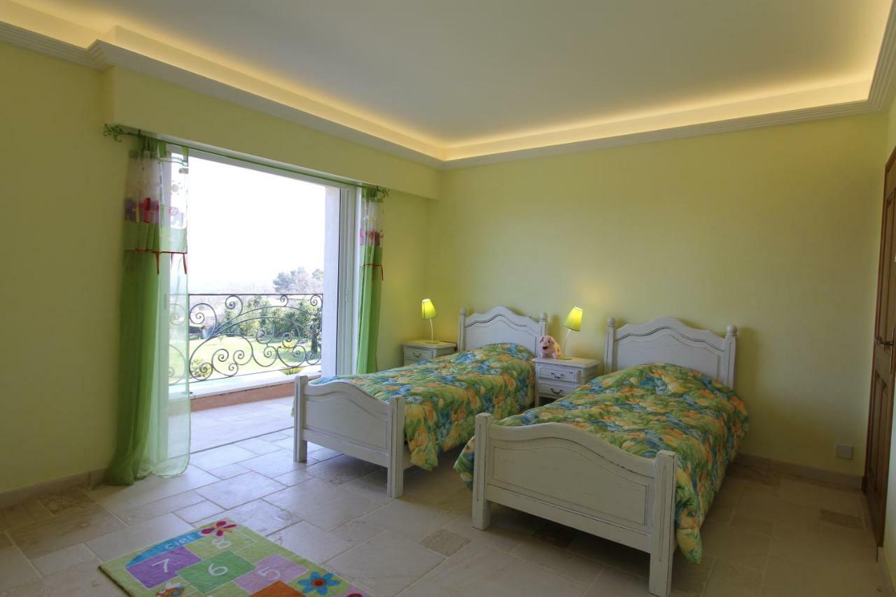 Suites de Prestige JACUZZI SAUNA HAMMAM PISCINE Mougins Cannes Grasse Extérieur photo