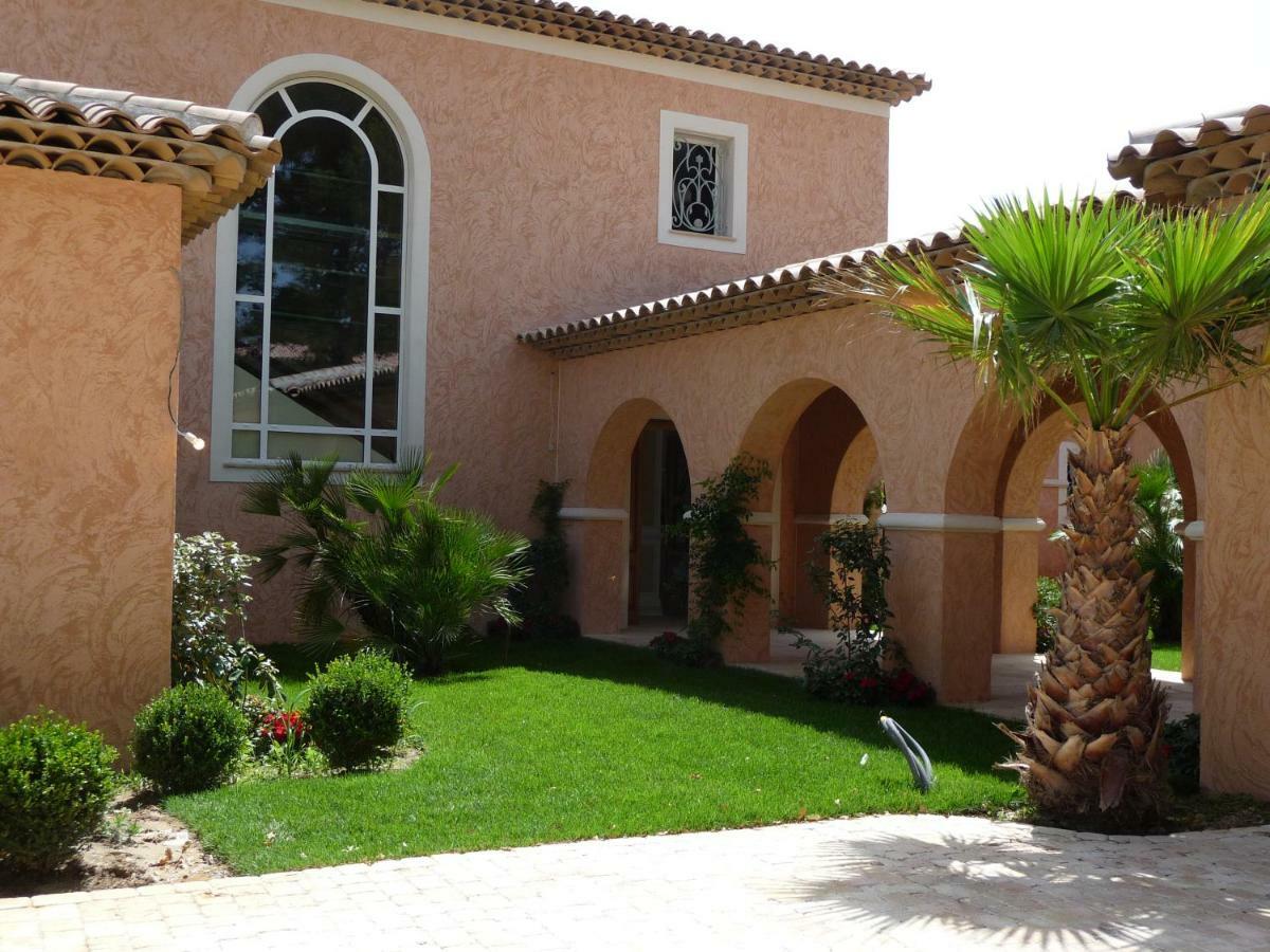 Suites de Prestige JACUZZI SAUNA HAMMAM PISCINE Mougins Cannes Grasse Extérieur photo