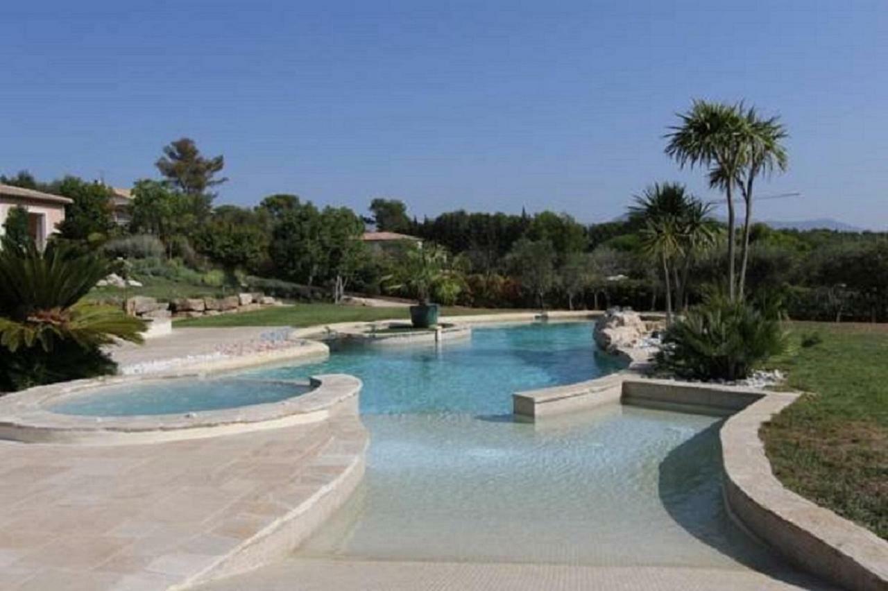 Suites de Prestige JACUZZI SAUNA HAMMAM PISCINE Mougins Cannes Grasse Extérieur photo